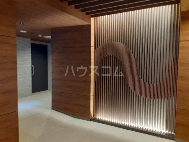 21/30 エントランス