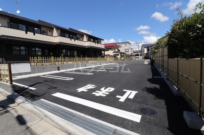 13/21 駐車場