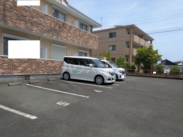 13/18 駐車場