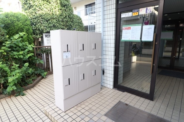 16/25 エントランス