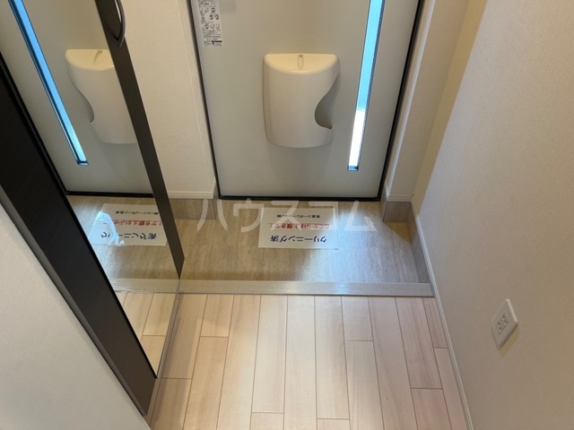 14/30 玄関