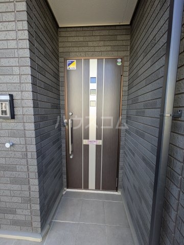 24/30 エントランス