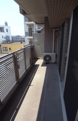 16/25 バルコニー