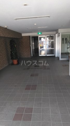 22/30 エントランス