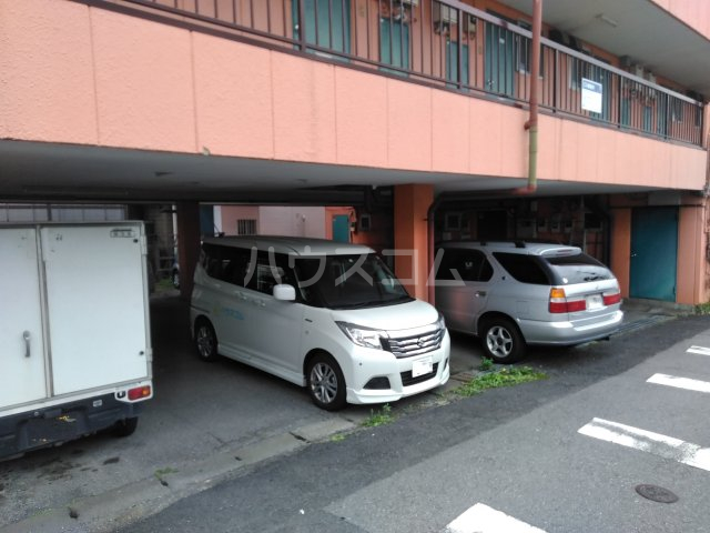 14/21 駐車場