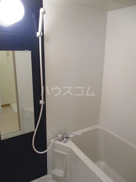 13/30 浴室