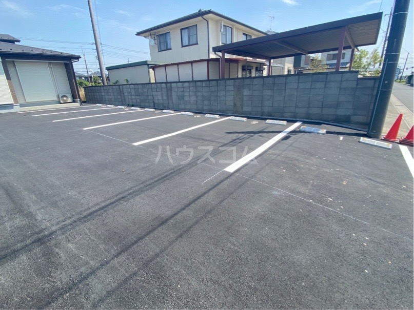 28/30 駐車場