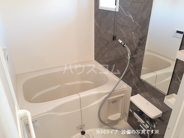 13/30 浴室