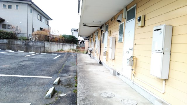 24/30 エントランス