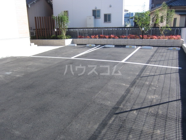 22/30 駐車場