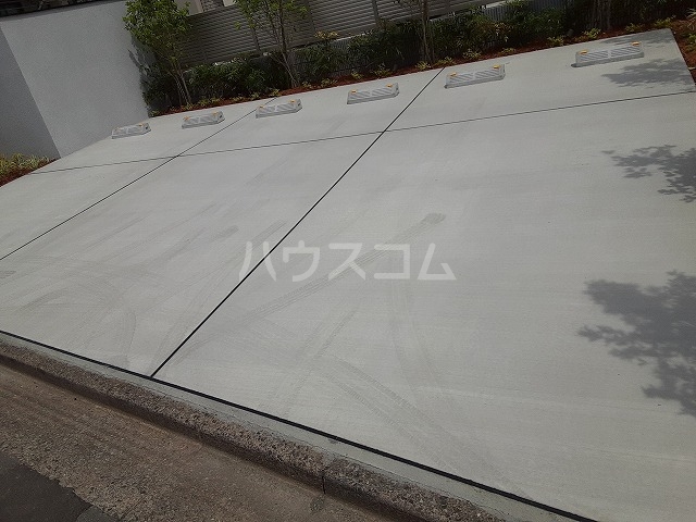 28/30 駐車場