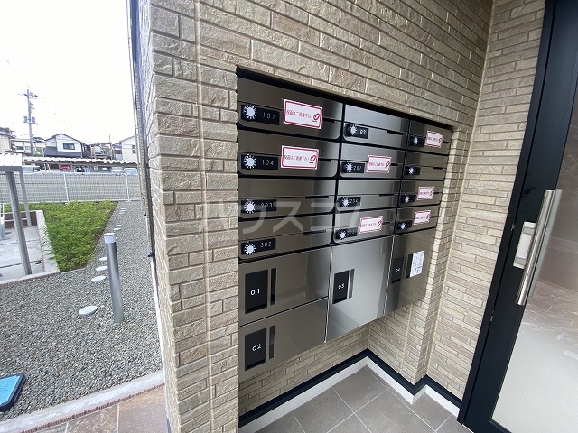 21/29 エントランス