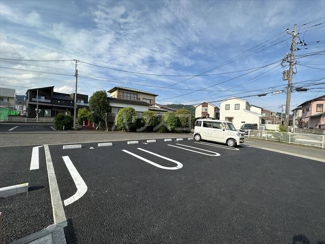 28/30 駐車場