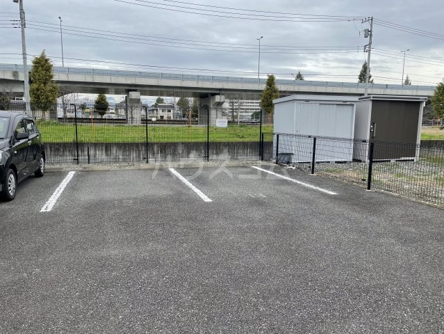 17/18 駐車場