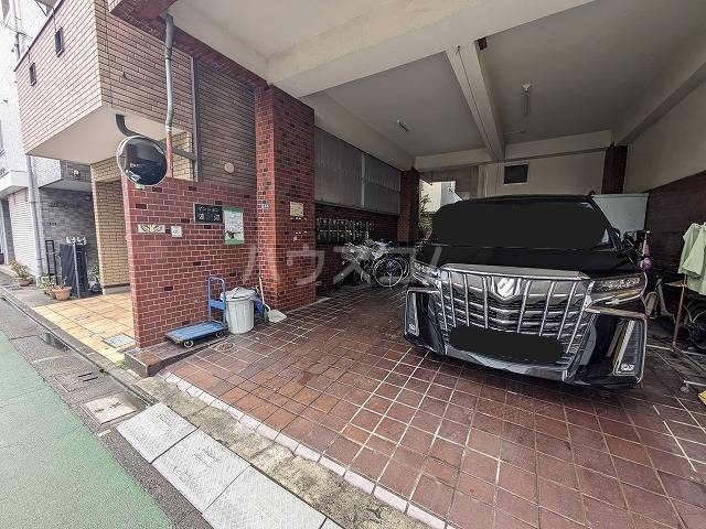 2/4 エントランス