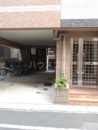 22/30 エントランス