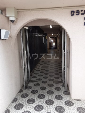 15/23 エントランス