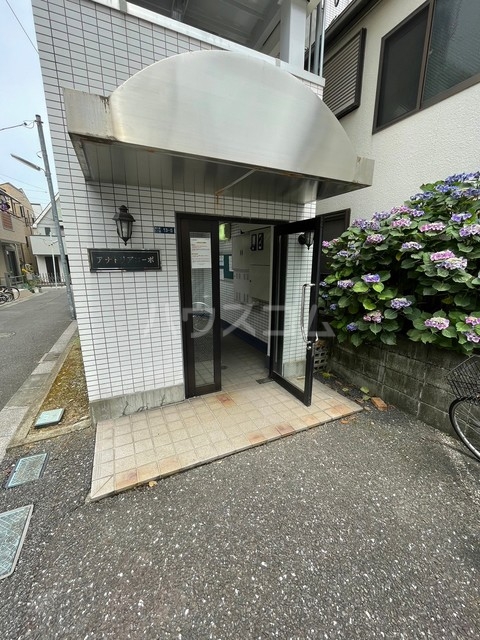 16/27 エントランス