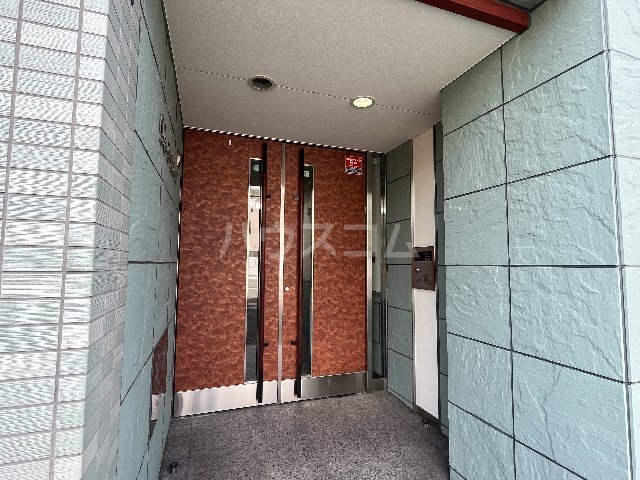 28/30 エントランス