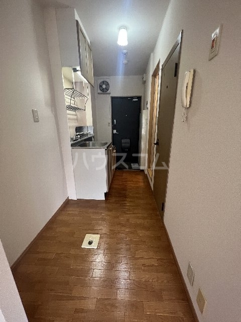 14/30 玄関