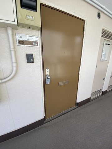 28/30 エントランス