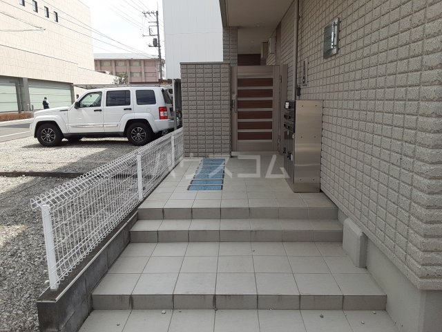 3/7 エントランス