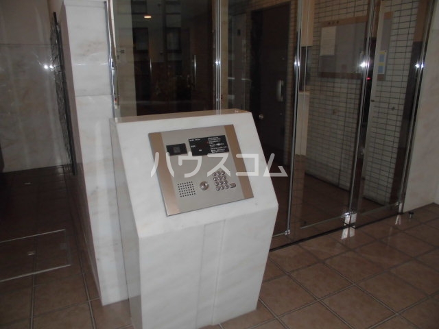 21/26 エントランス