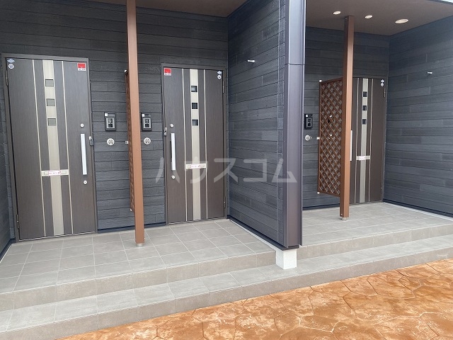 21/27 エントランス