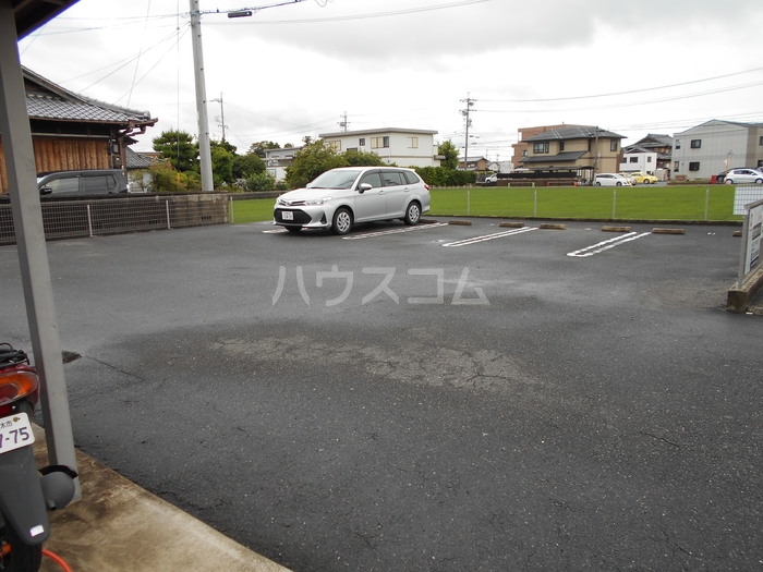 2/5 駐車場