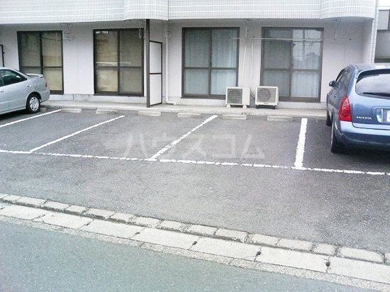 20/30 駐車場