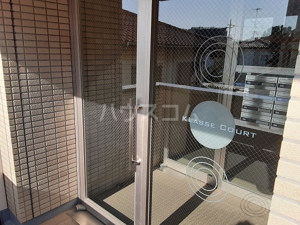 24/30 エントランス