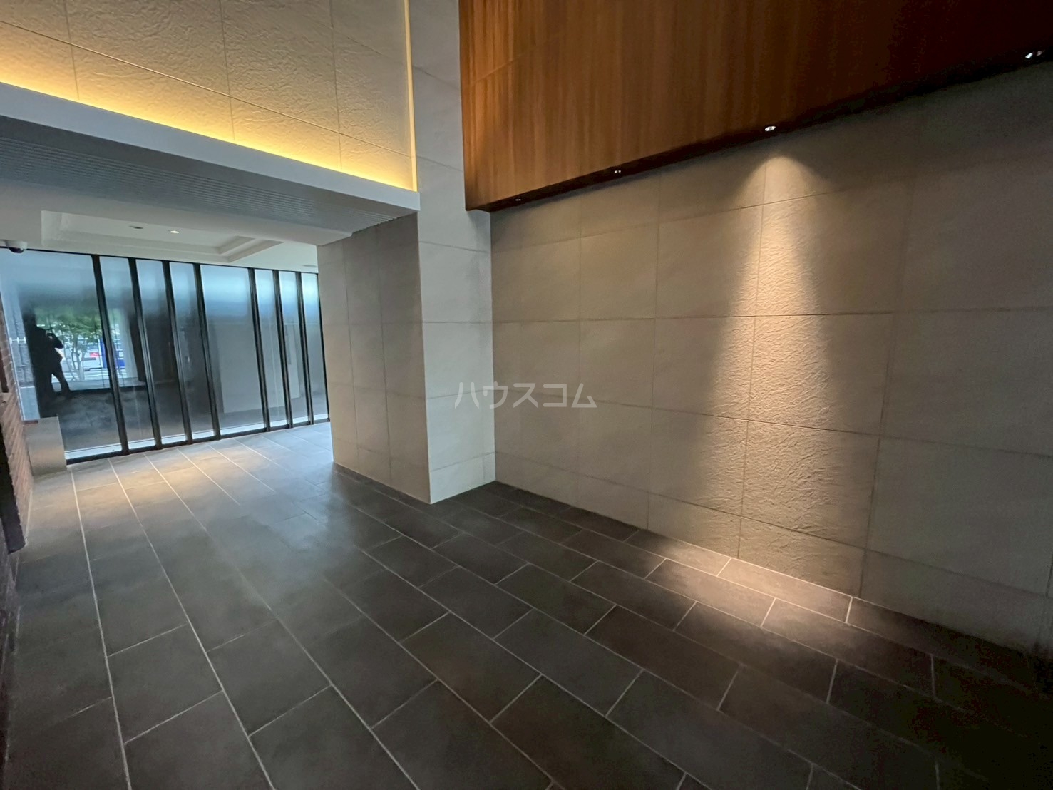 22/30 エントランス