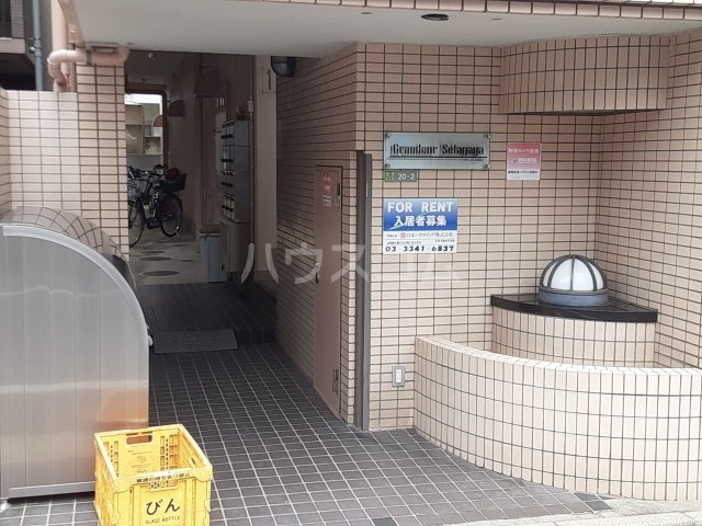 19/26 エントランス