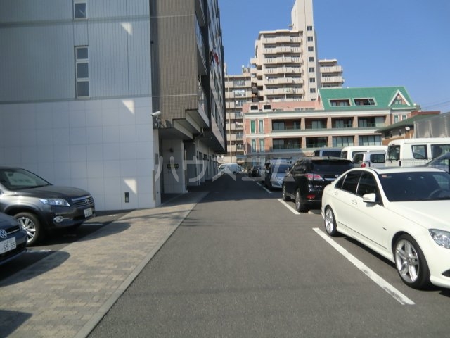 23/30 駐車場