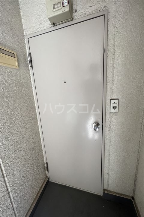 26/30 エントランス