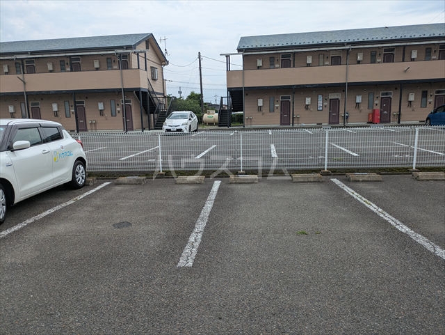 2/4 駐車場