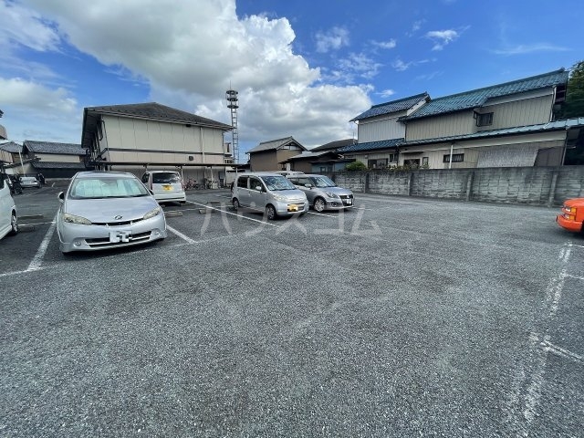 23/30 駐車場