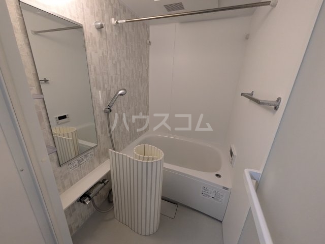 13/30 浴室