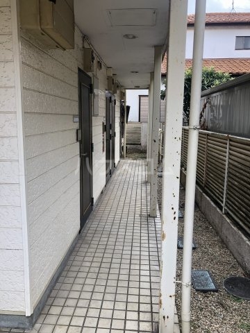 27/30 エントランス