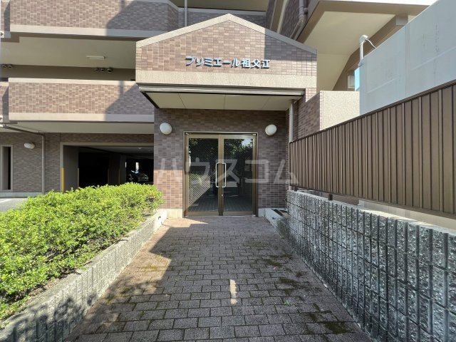 25/30 エントランス