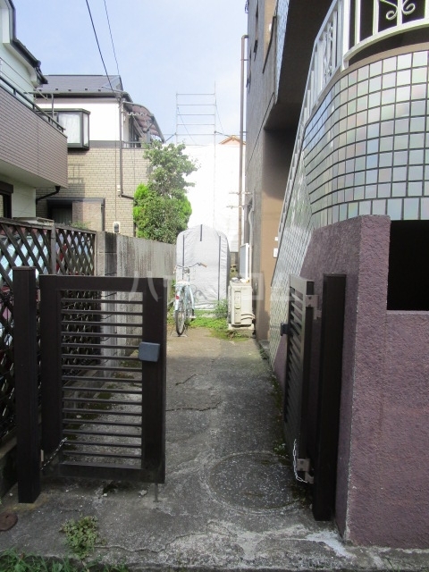 22/30 エントランス