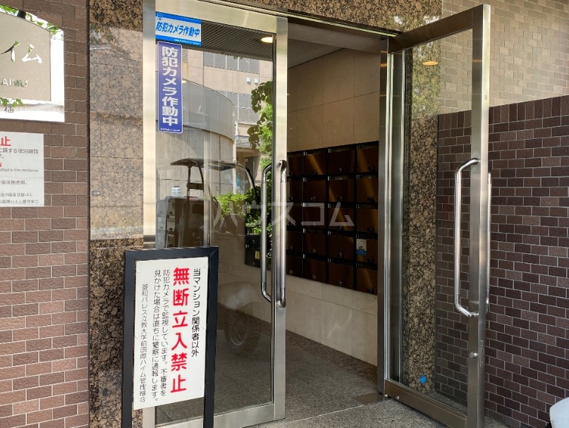 26/29 エントランス