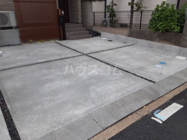 28/30 駐車場