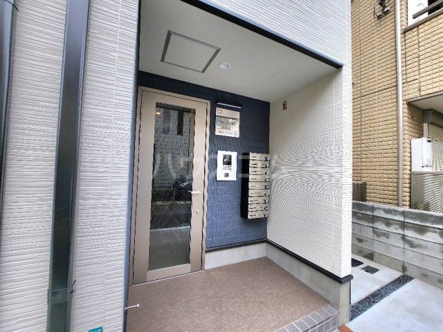 23/30 エントランス