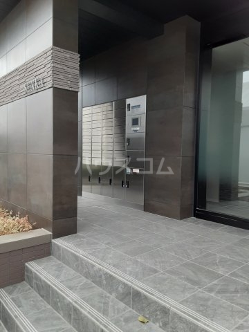 24/26 エントランス