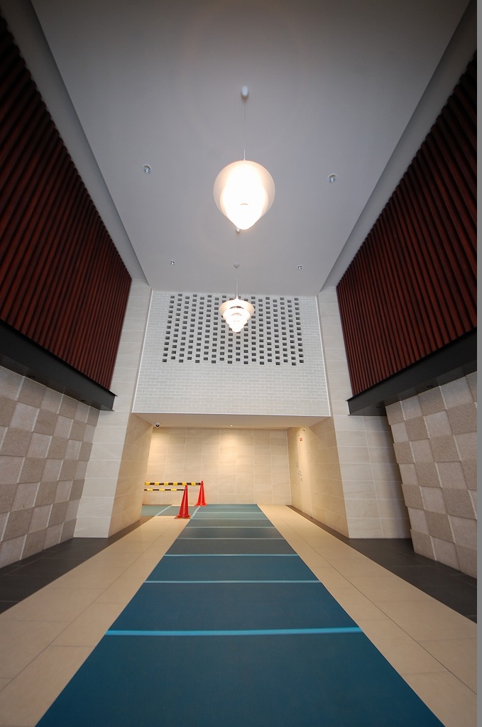 22/30 エントランス