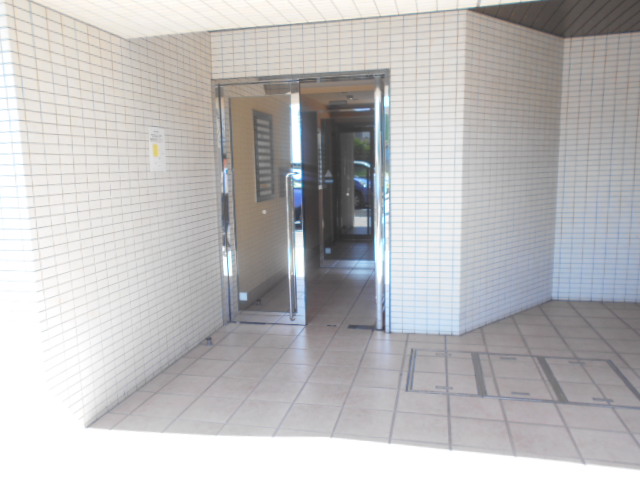 22/24 エントランス