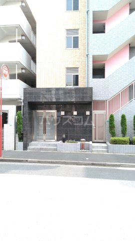 2/4 エントランス