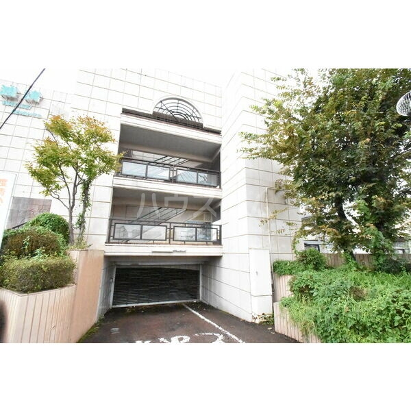 20/27 エントランス