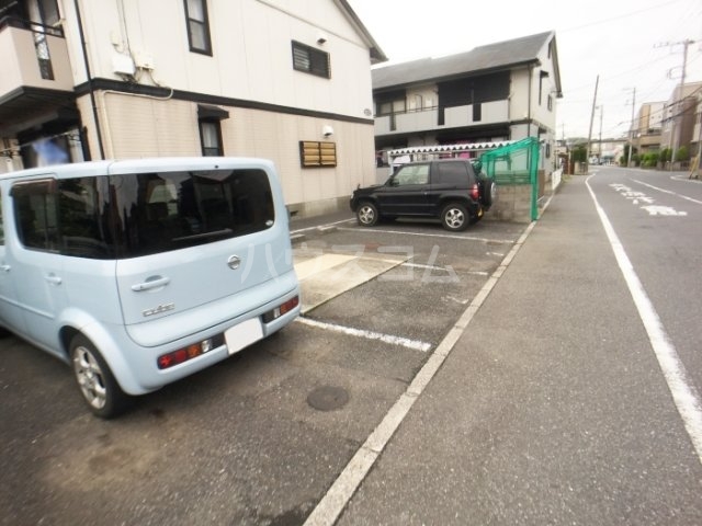 16/17 駐車場